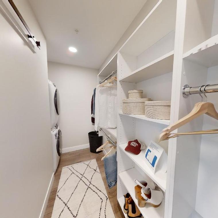 Closet and Washer/Dryer